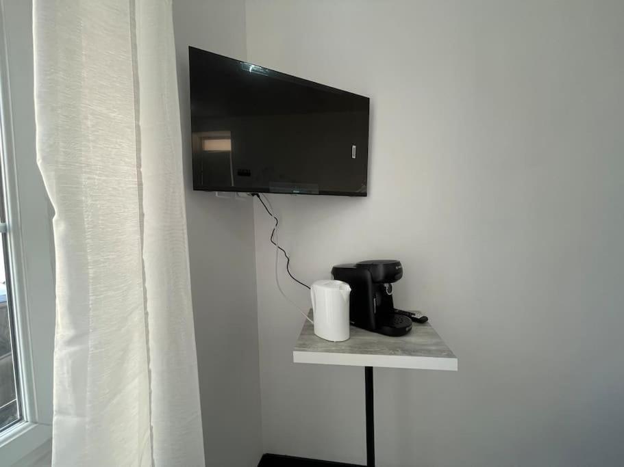 Studio A2 18M2 Cosy 5Minutes Gare Parking Gratuit Rue De La Mure Roanne Exterior photo